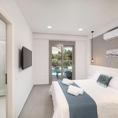 Villa Ampela By Posarellivillas Agia Marina  Luaran gambar